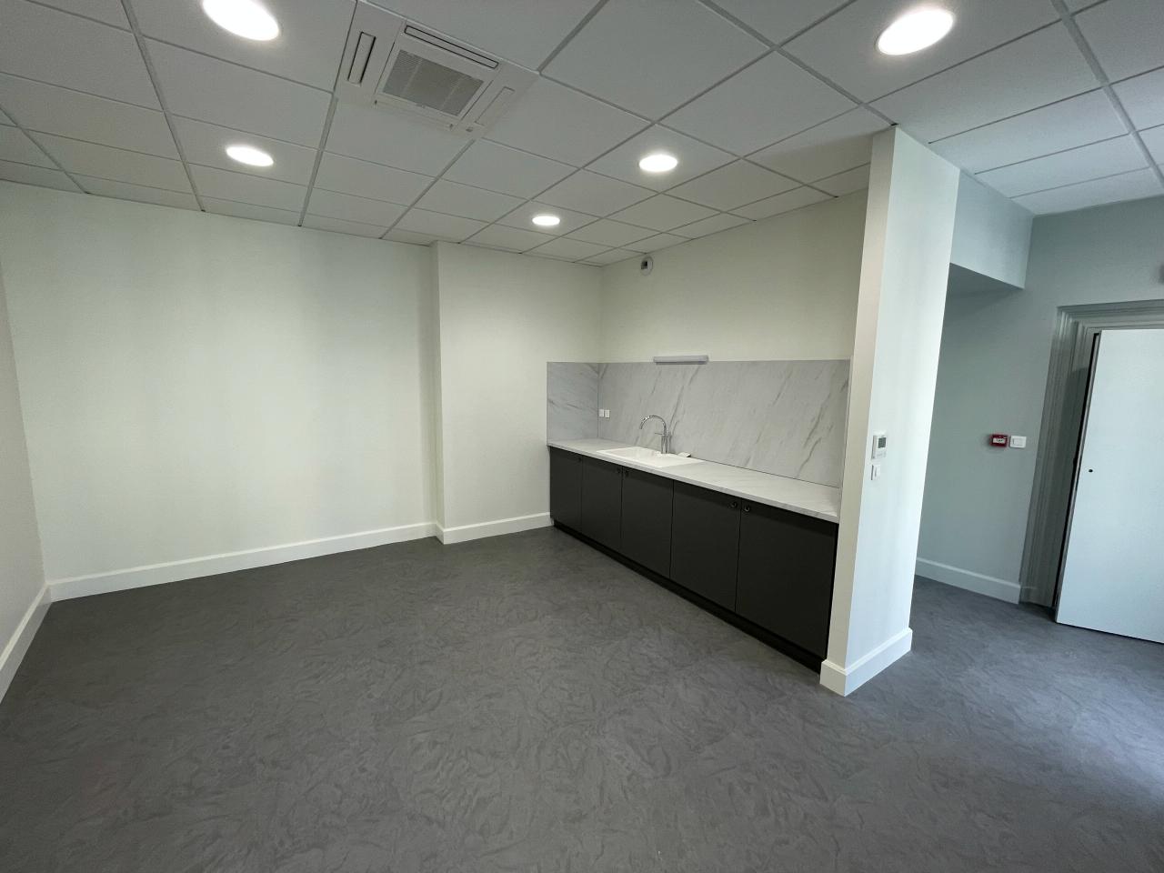 Bureau Tours 444m² Location bureau Tours Indre-et-Loire OLBUR2310745 12